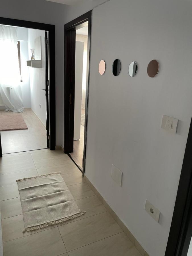The Mirror - Quiet & Friendly Place In Copou Apartment Iasi Exterior foto